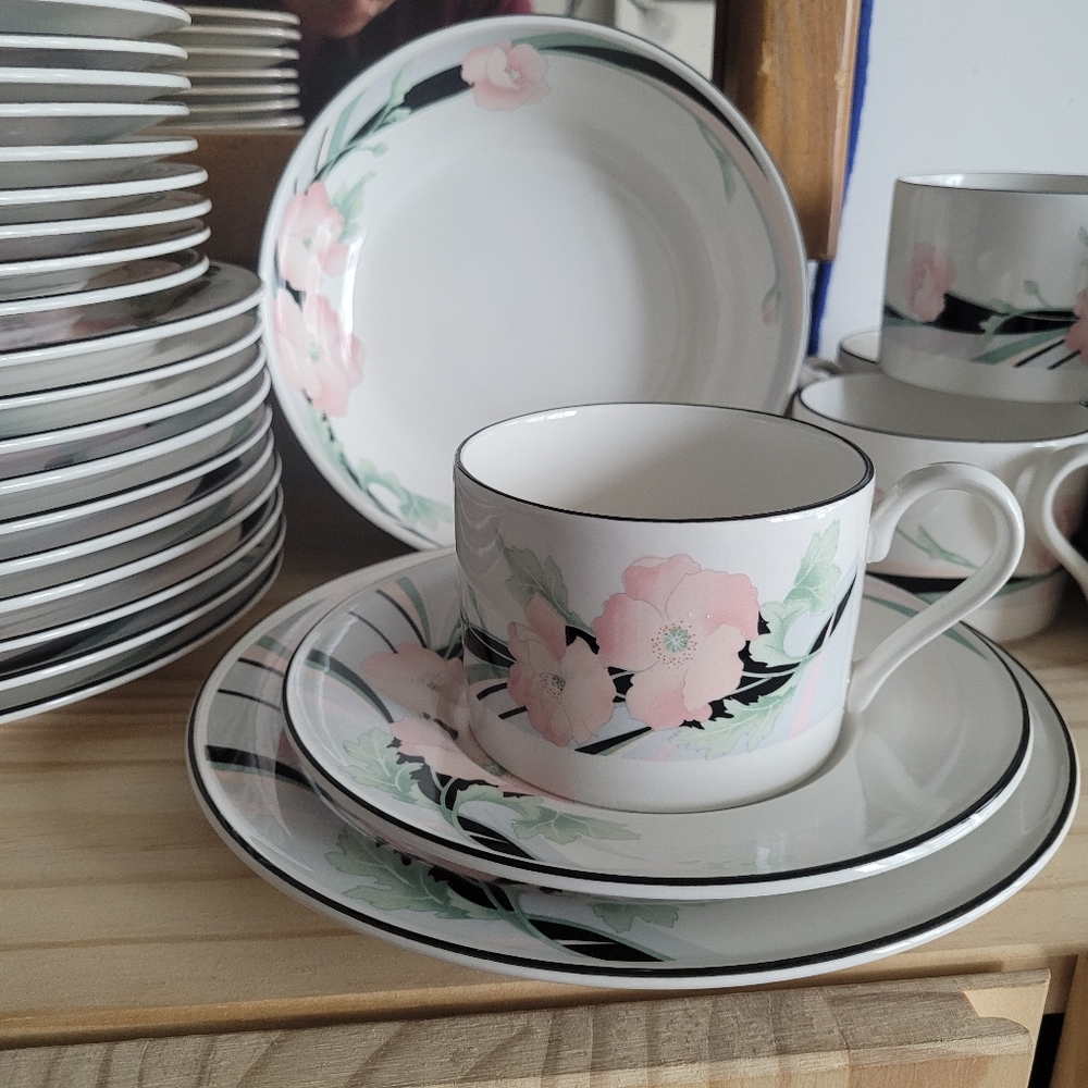 35pcs Vintage Sango Jolie Dishes
